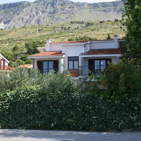 Triple 2746b Duće